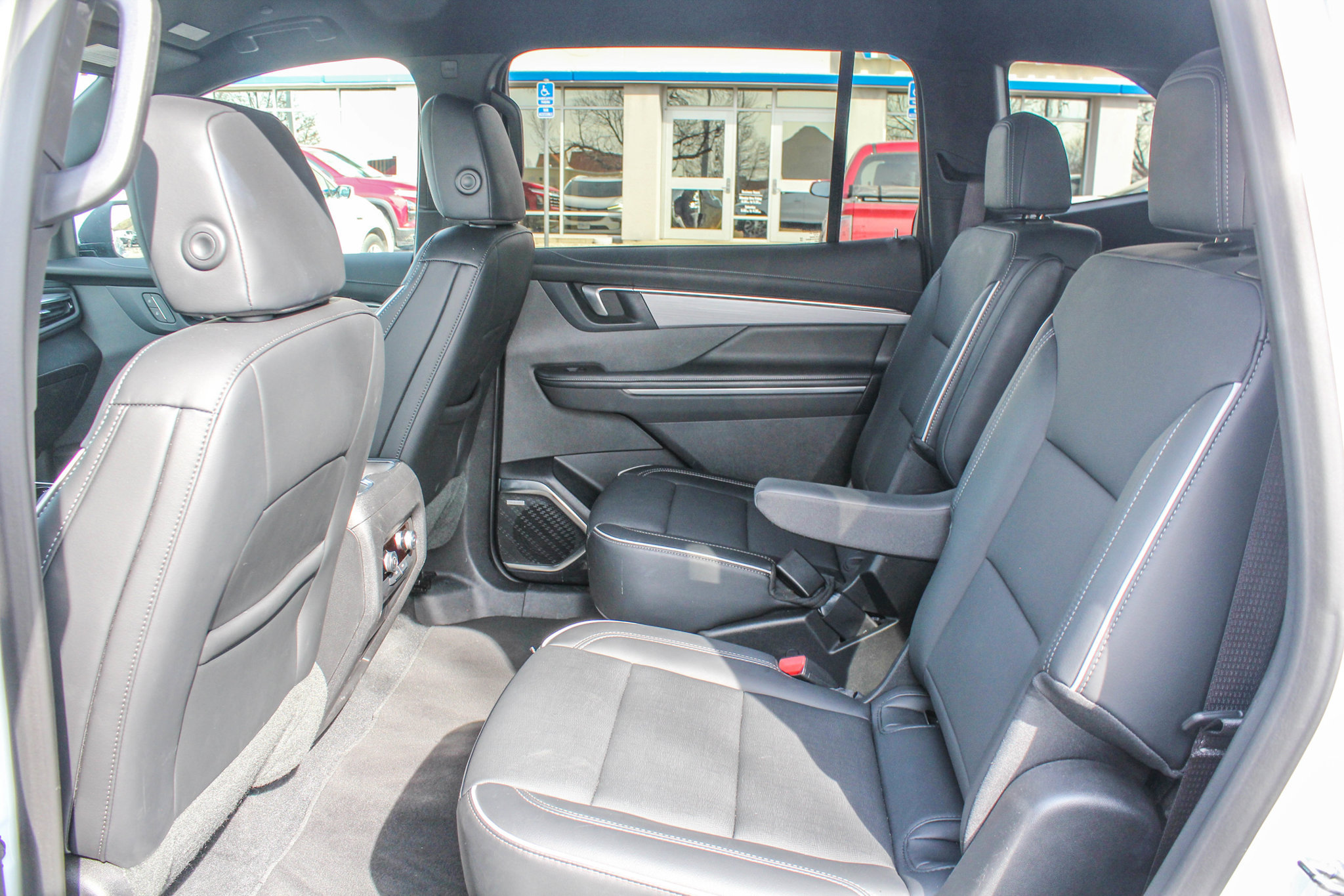 Used 2025 Buick Enclave Preferred AWD/4WD image 14