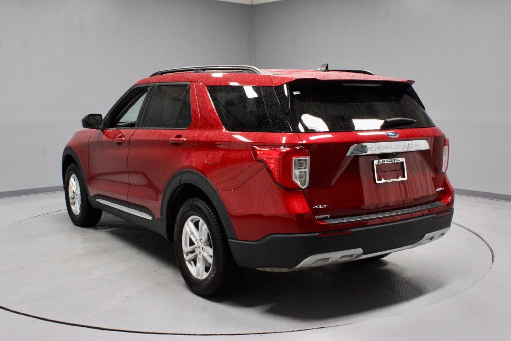Certified 2023 Ford Explorer XLT w/ Equipment Group 202A AWD/4WD image 9