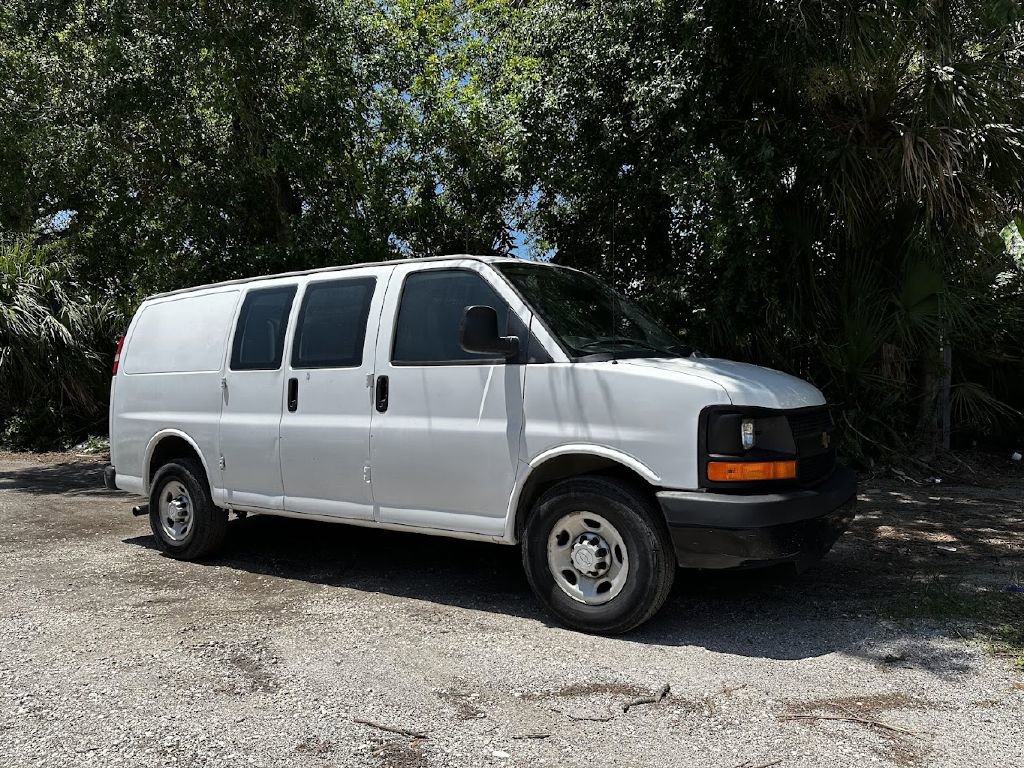 Used 2015 Chevrolet Express 2500 image 1