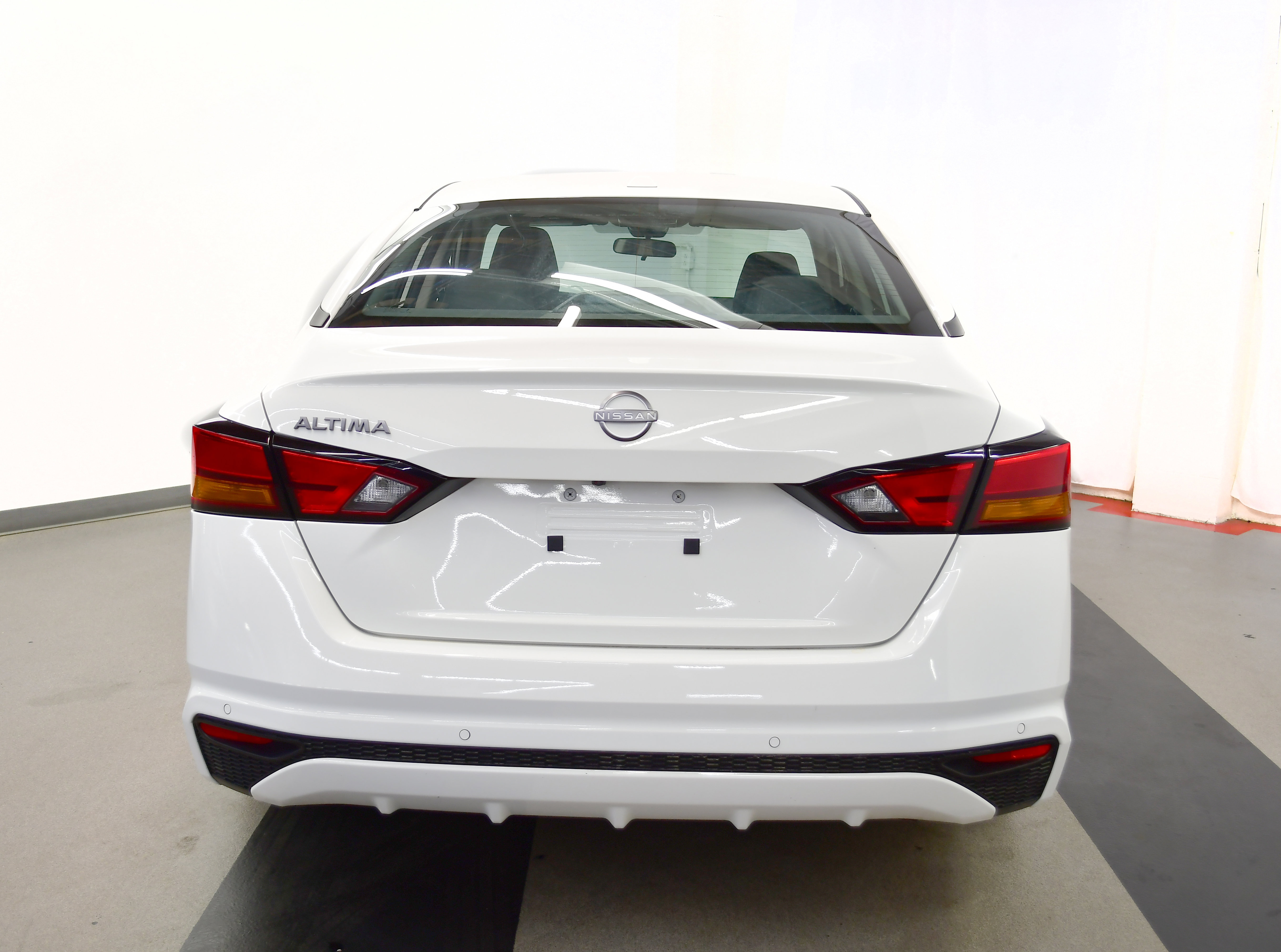Used 2025 Nissan Altima 2.5 SV FWD image 6