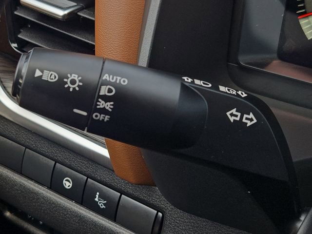 Used 2025 Nissan Rogue Platinum w/ Platinum Premium Package image 30