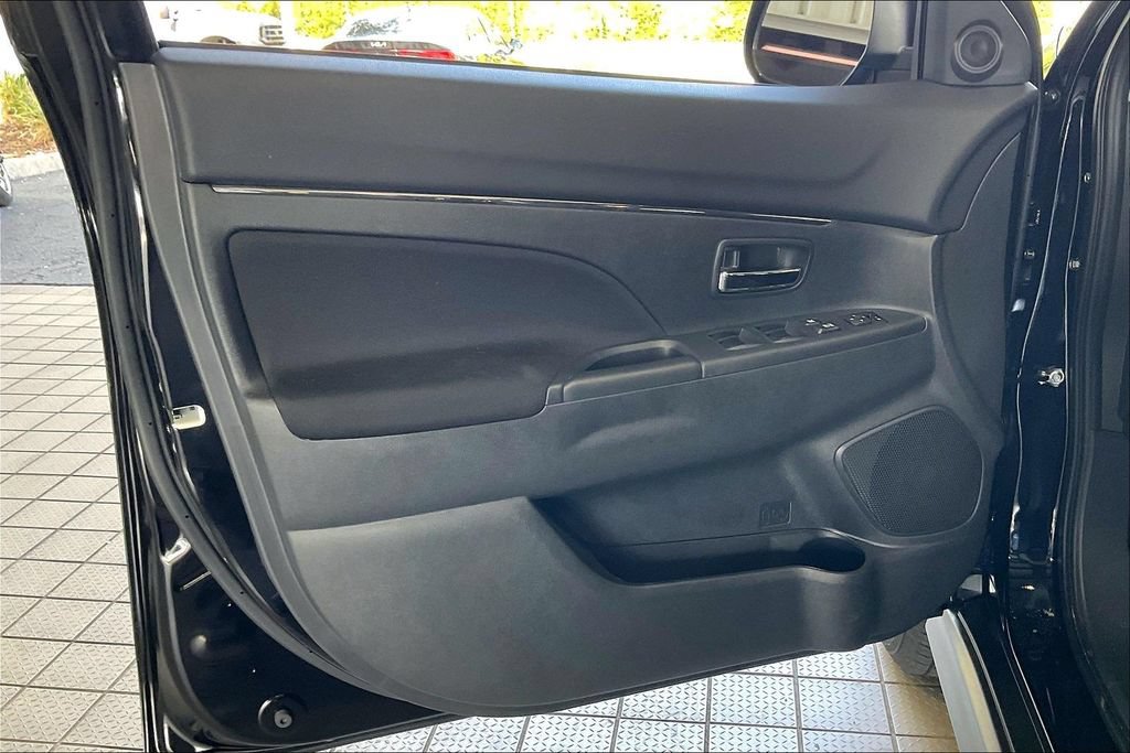 Used 2026 Mitsubishi Outlander Sport AWD image 2
