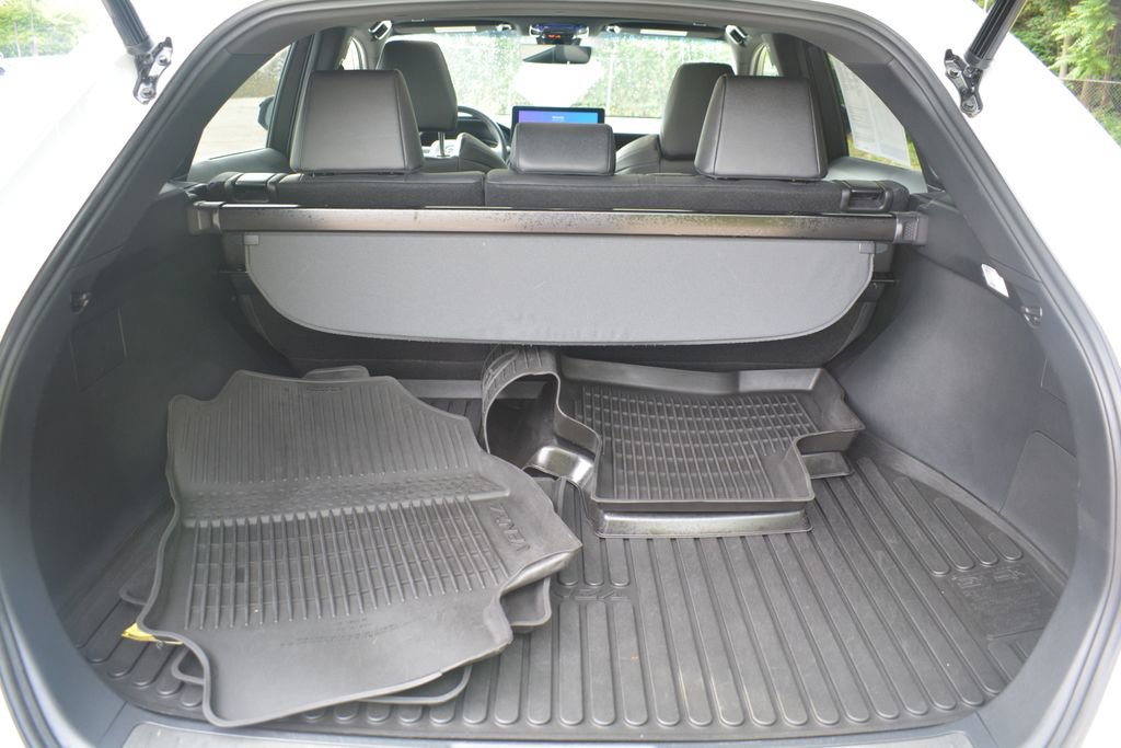 Used 2023 Toyota Venza Nightshade AWD/4WD image 25