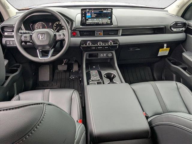 New 2025 Honda Pilot Touring image 15