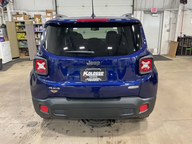 Used 2017 Jeep Renegade Latitude w/ Popular Equipment Group image 5