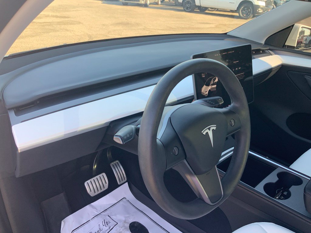 Used 2022 Tesla Model Y Performance AWD/4WD image 13