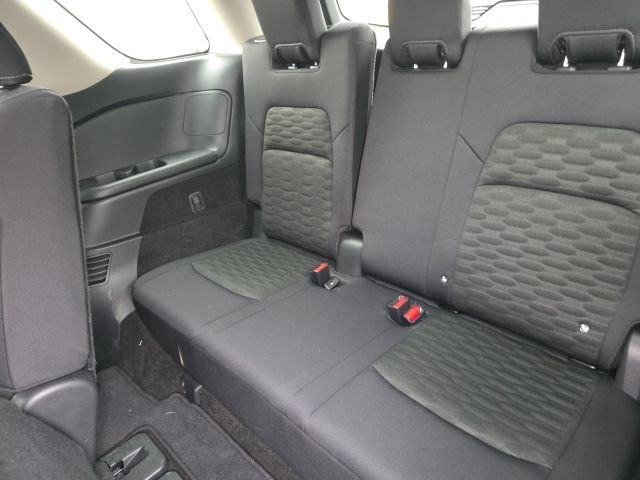 Used 2025 Nissan Pathfinder SV image 11