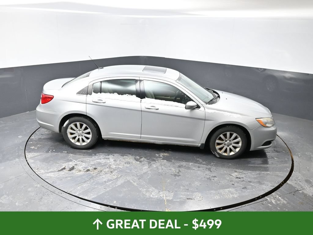 Used 2011 Chrysler 200 Touring FWD image 13