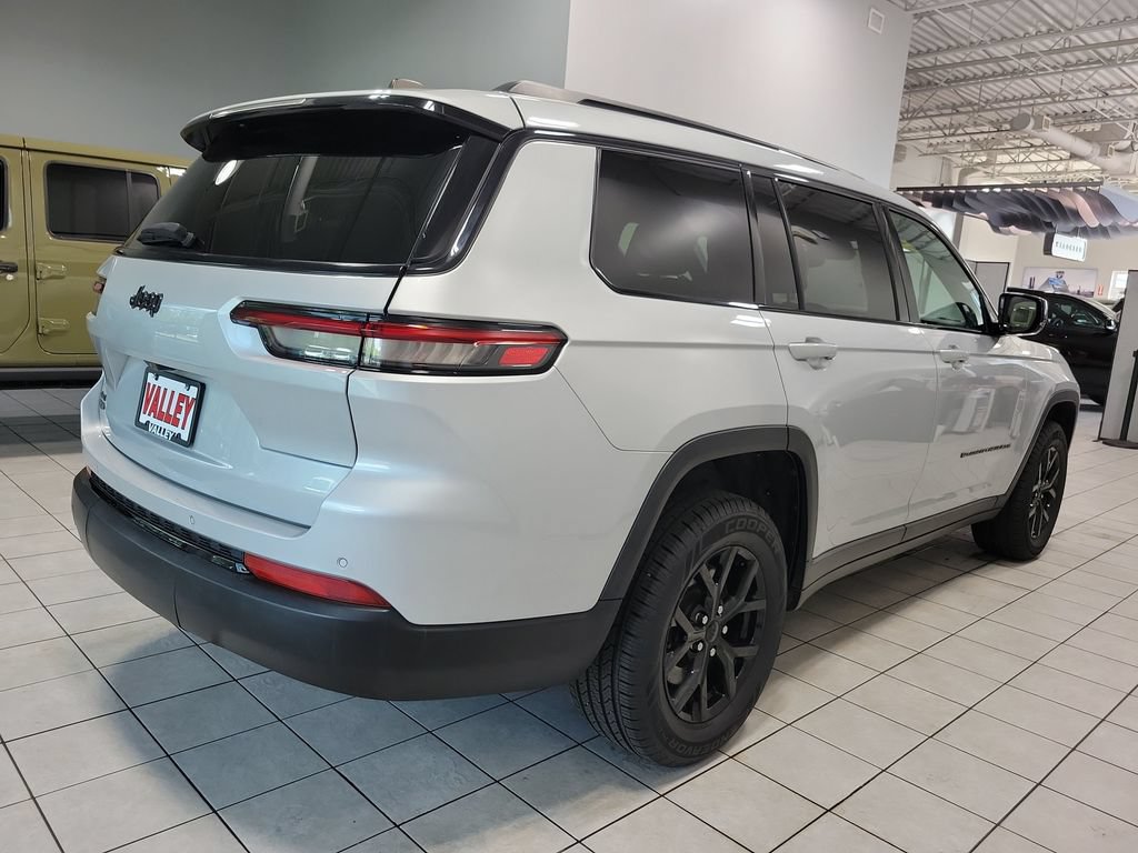 Used 2024 Jeep Grand Cherokee L Laredo AWD/4WD image 10