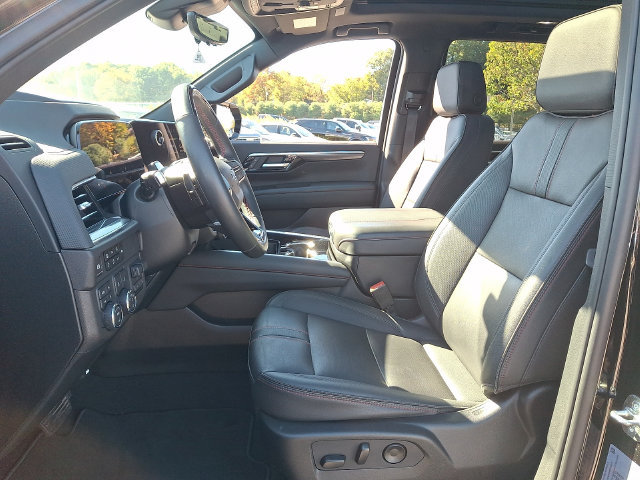 Used 2025 Chevrolet Tahoe RST w/ Advanced Technology Package AWD/4WD image 2