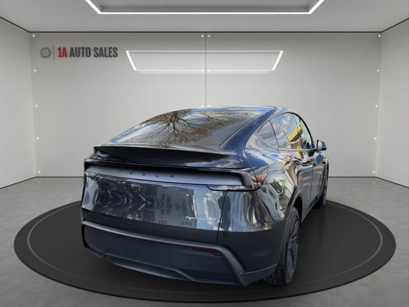 Used 2026 Tesla Model Y AWD image 5