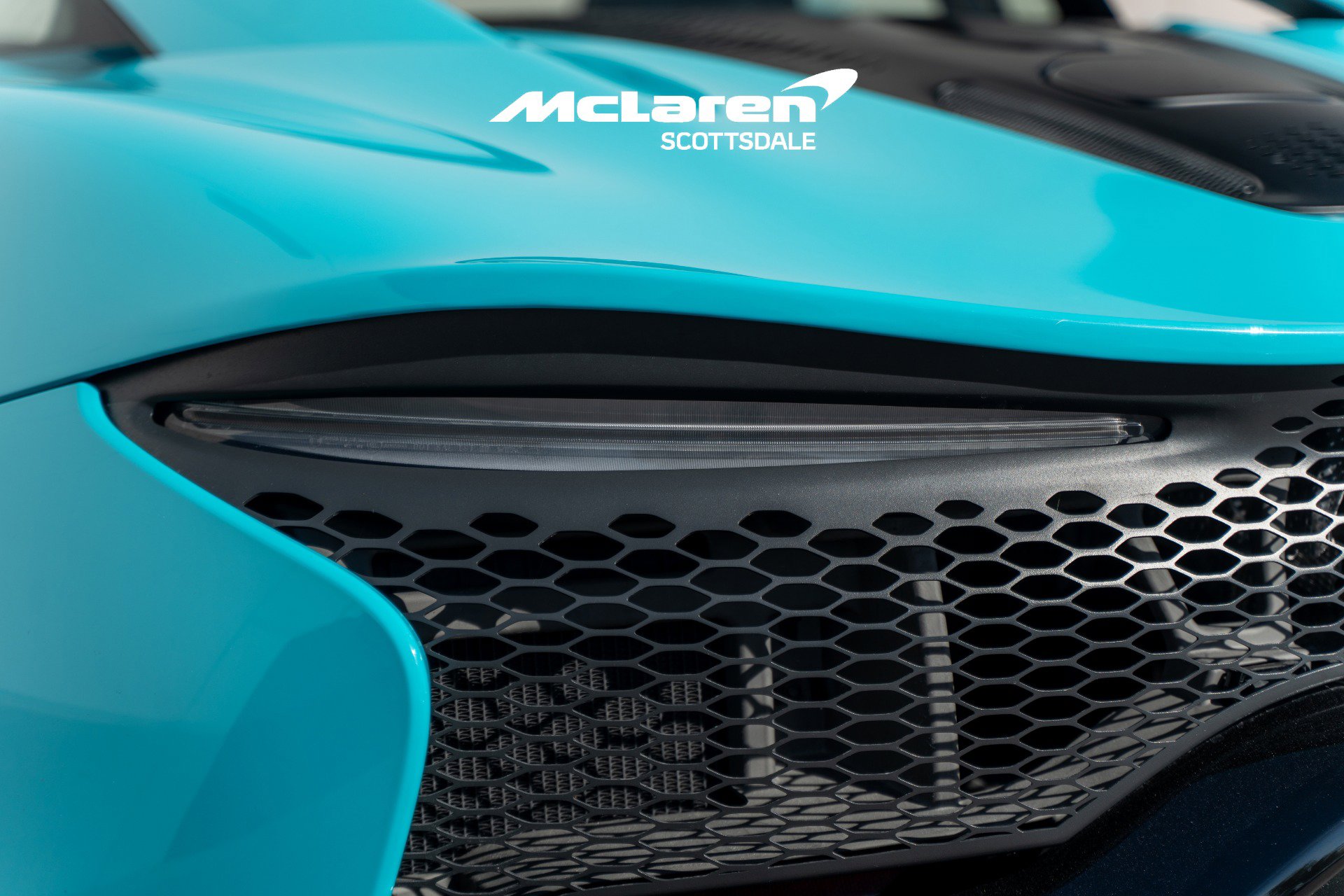 Used 2024 McLaren Artura image 14