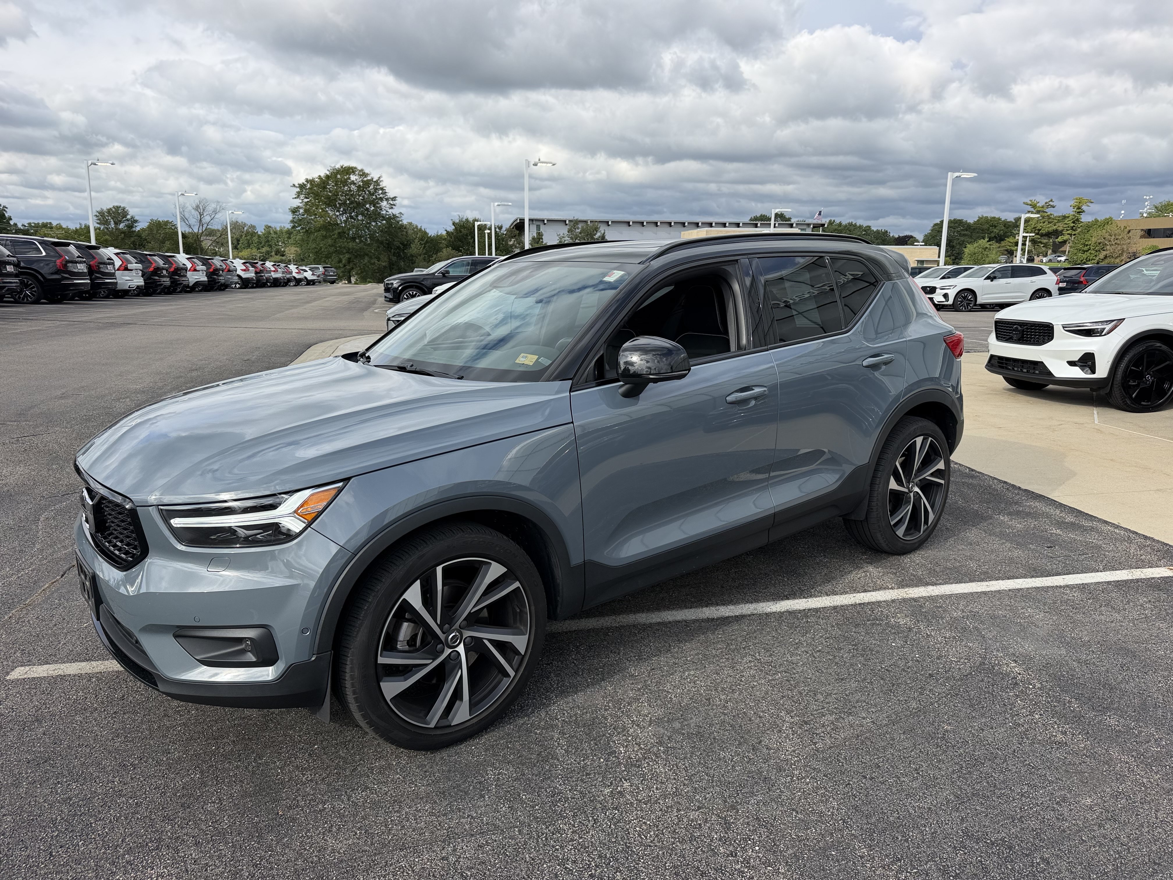 Used 2020 Volvo XC40 T5 R-Design AWD/4WD image 6