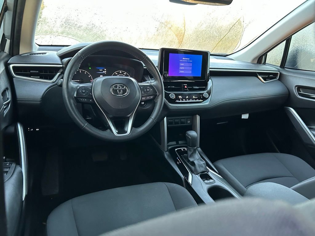 Used 2024 Toyota Corolla Cross LE image 12