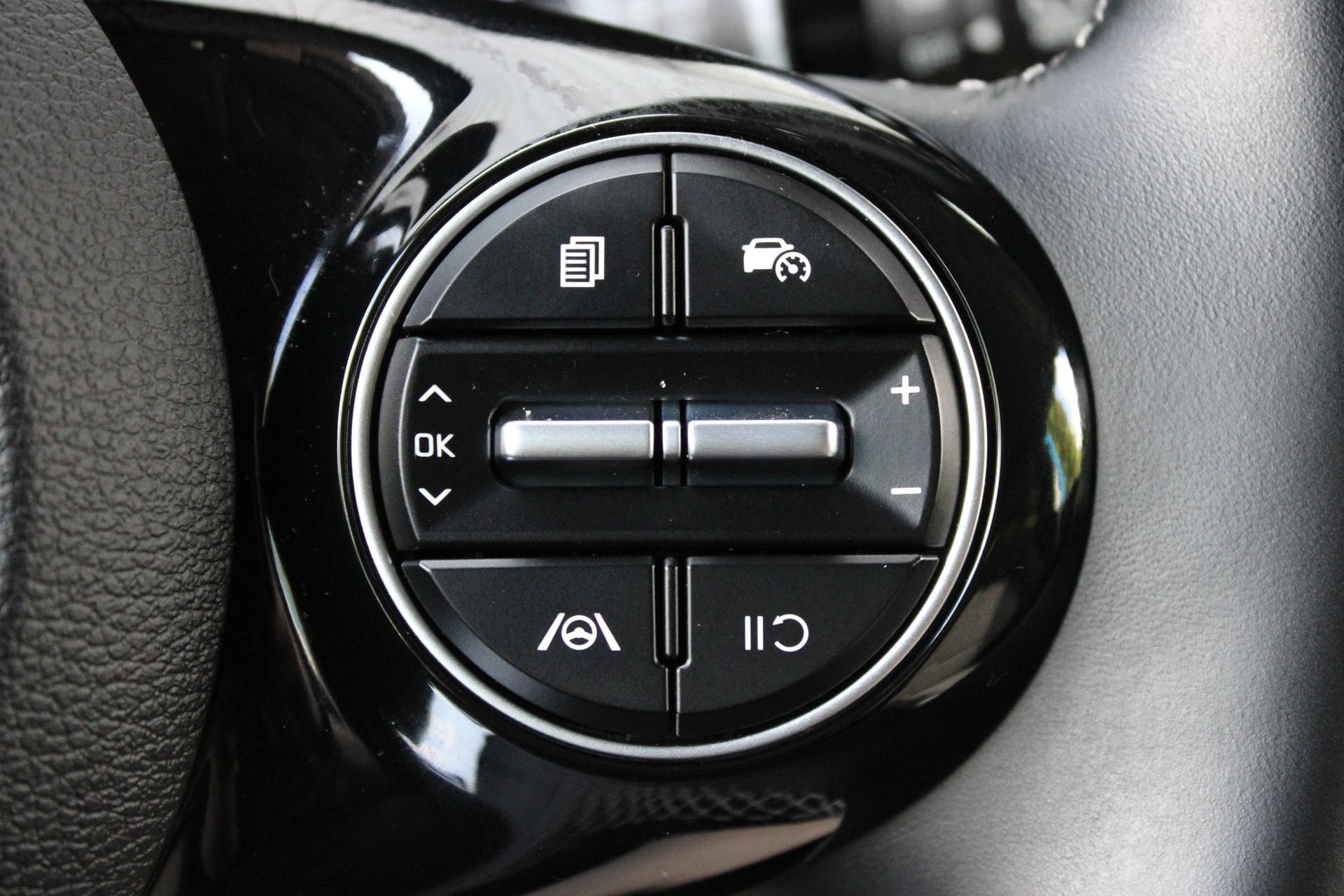 Used 2023 Kia Soul GT-Line FWD image 31