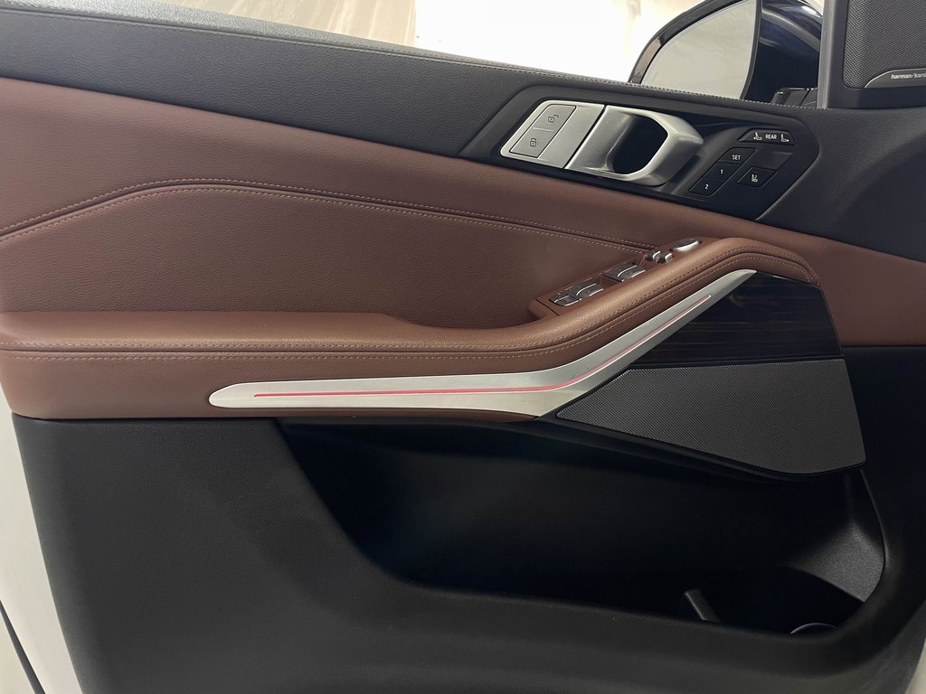 Used 2021 BMW X7 xDrive40i w/ Premium Package image 13