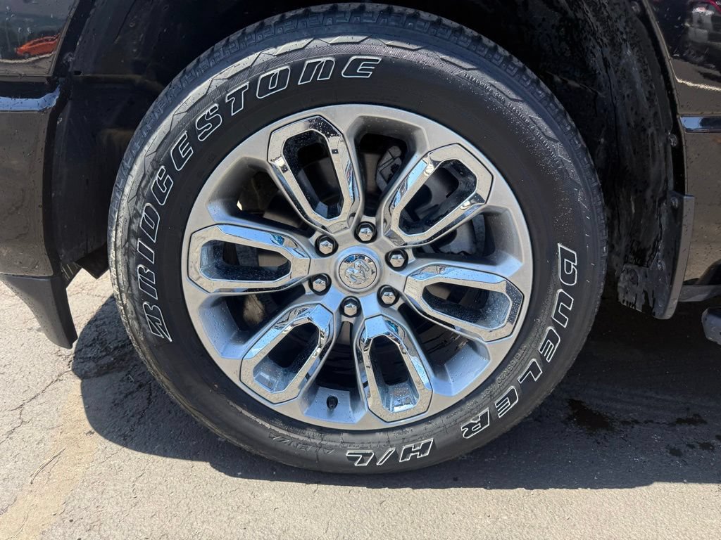 Used 2023 RAM 1500 Laramie AWD/4WD image 11