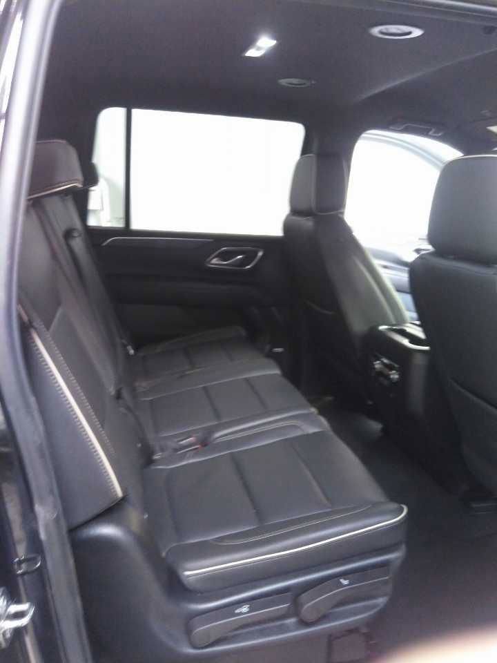 Used 2024 GMC Yukon XL SLT image 6