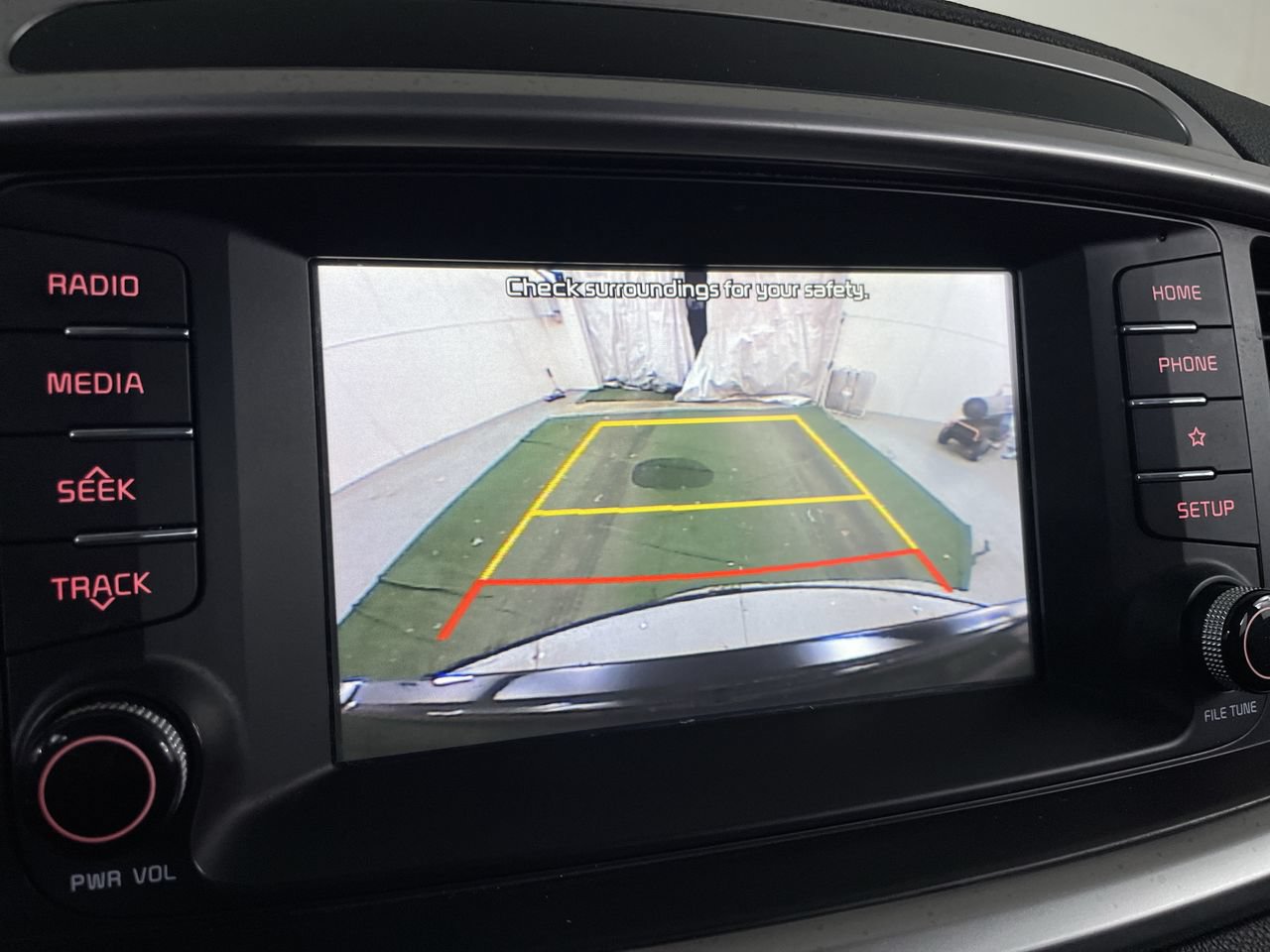 Used 2020 Kia Sorento LX AWD/4WD image 16