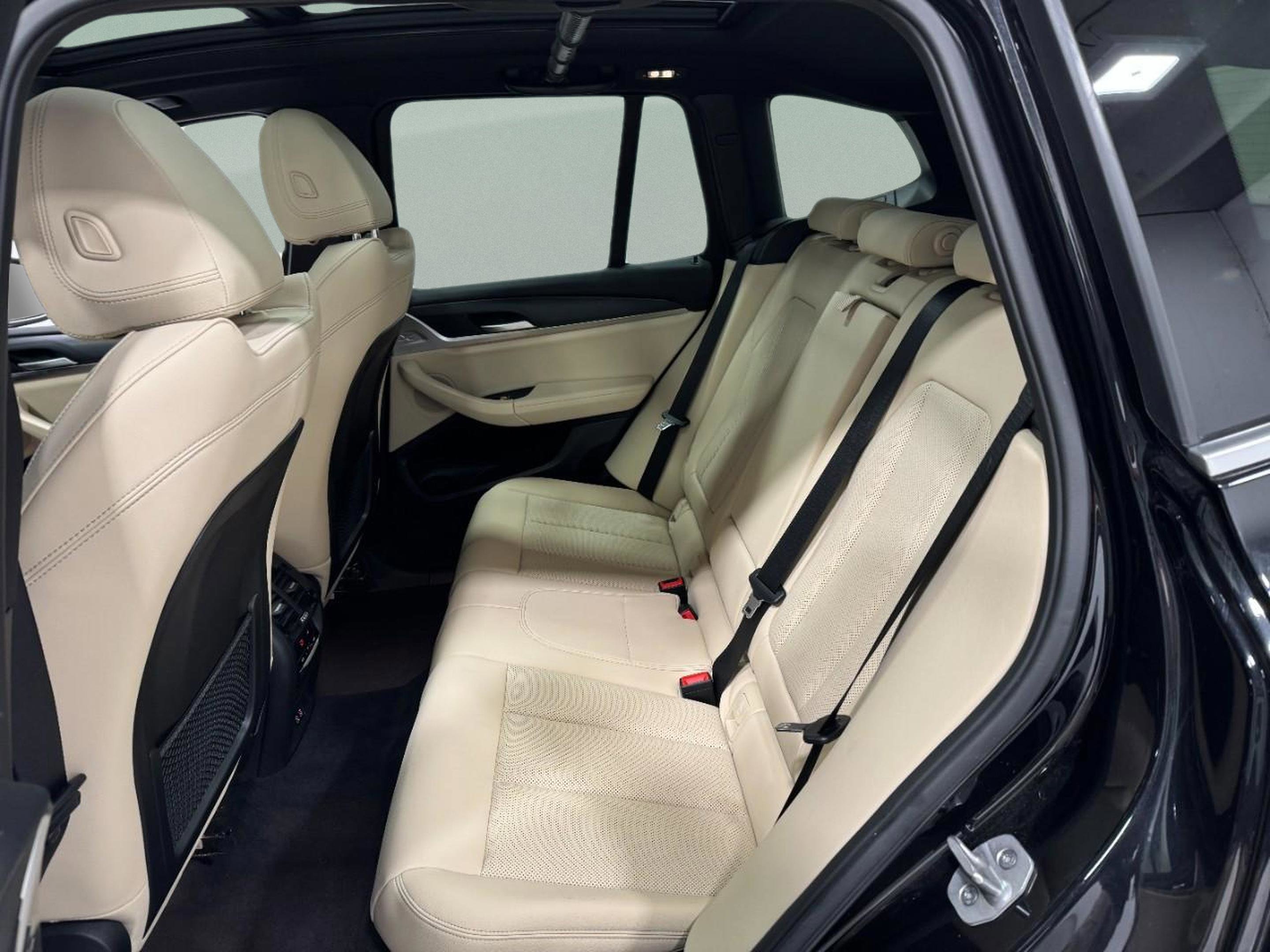 Used 2024 BMW X3 xDrive30i w/ Premium Package image 8