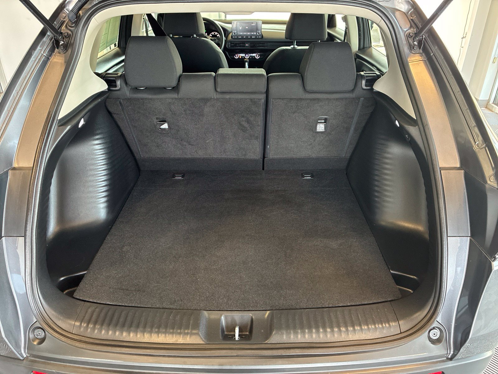 Used 2024 Honda HR-V LX image 10