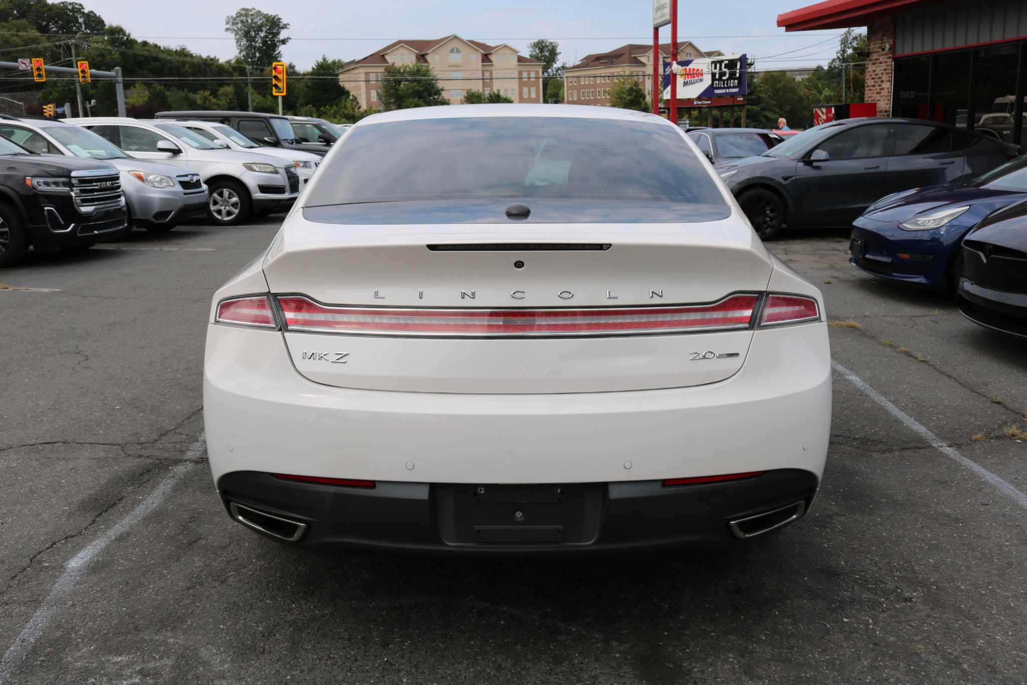 Used 2016 Lincoln MKZ image 4