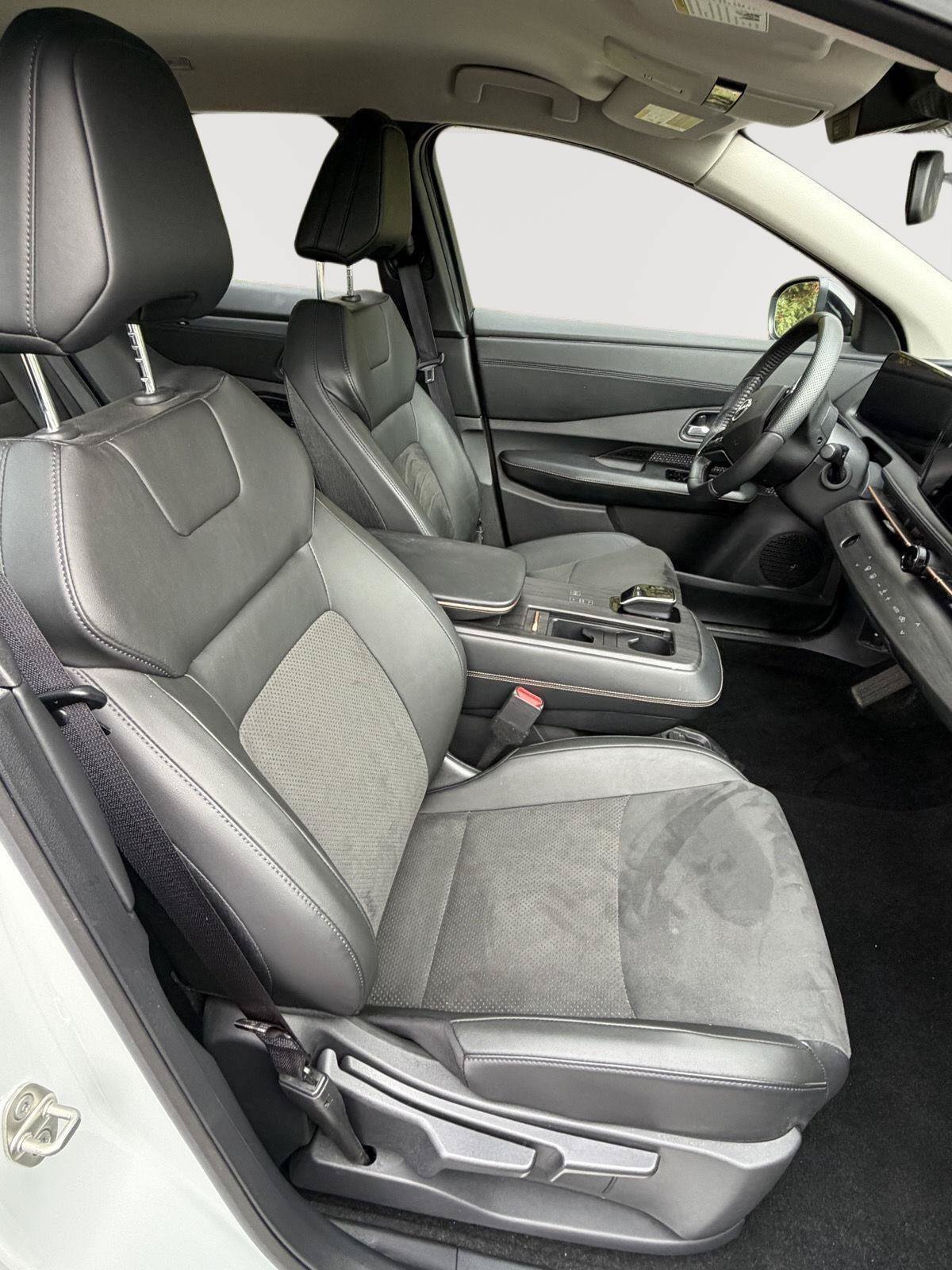 Certified 2024 Nissan Ariya AWD image 23