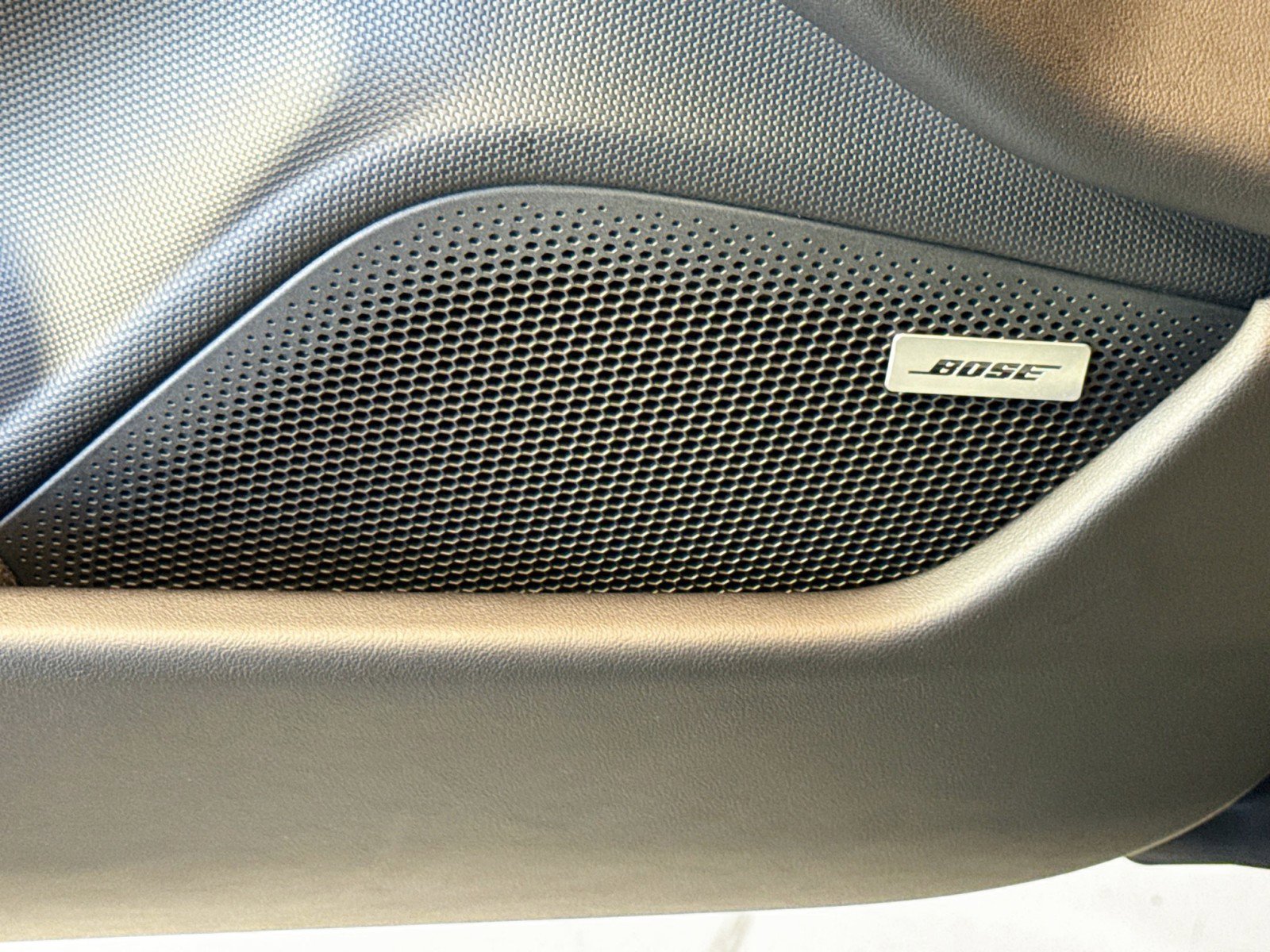 Certified 2025 Porsche Taycan image 12