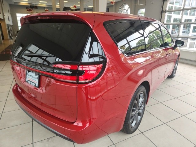 New 2026 Chrysler Pacifica Select image 9