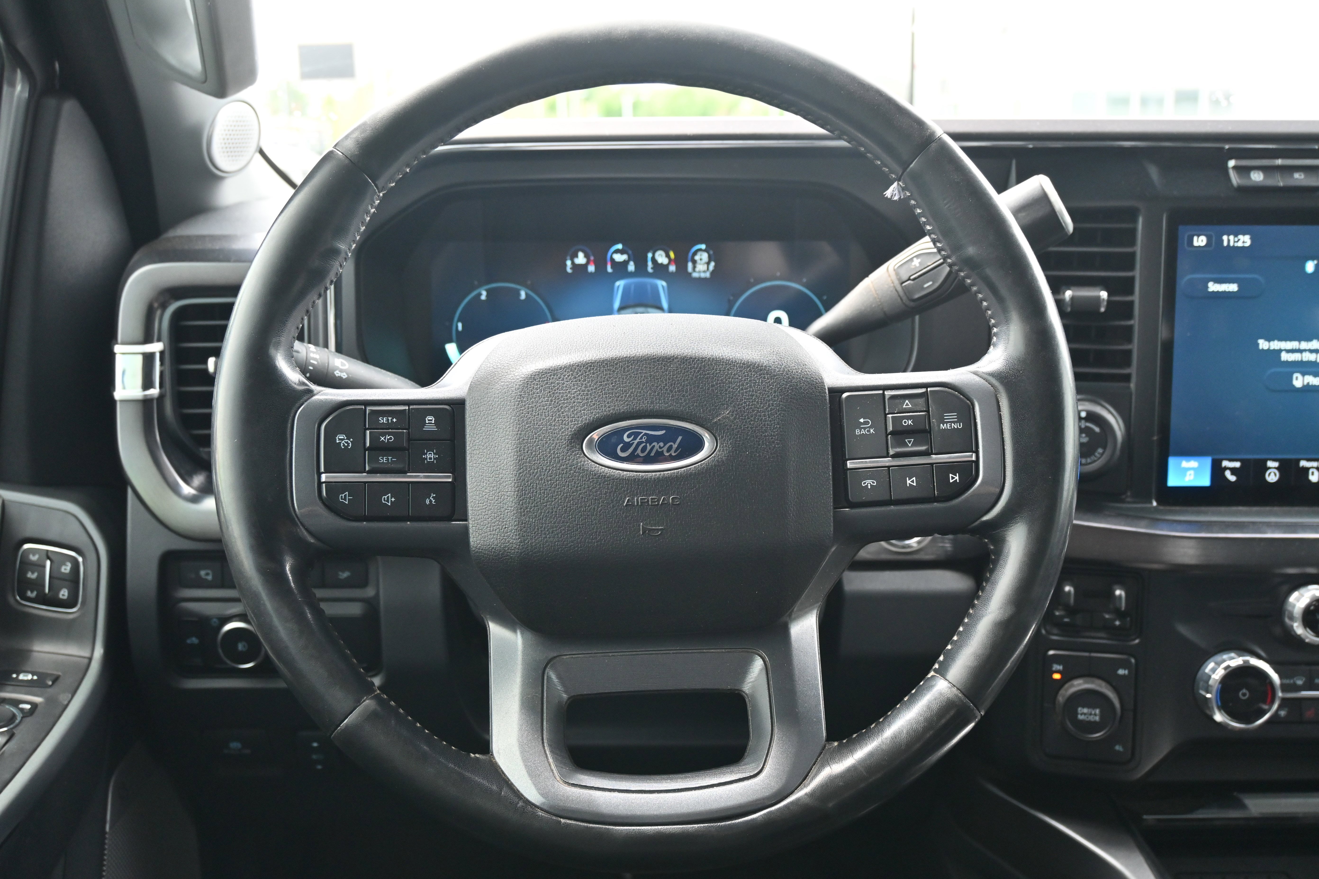 Used 2023 Ford F450 Lariat w/ Lariat Ultimate Package AWD/4WD image 6