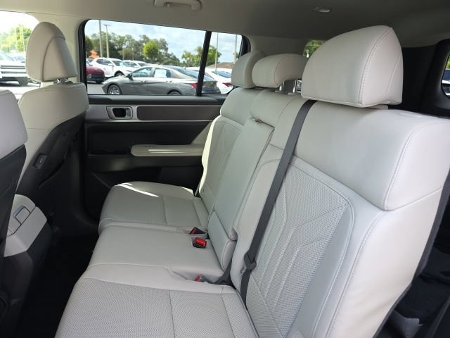 Certified 2025 Hyundai Santa Fe SEL FWD image 7