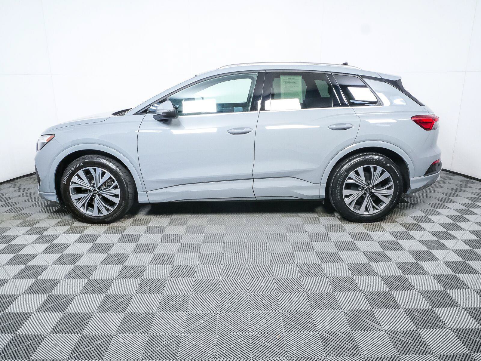 Used 2024 Audi Q4 e-tron Premium w/ Convenience Package RWD image 26