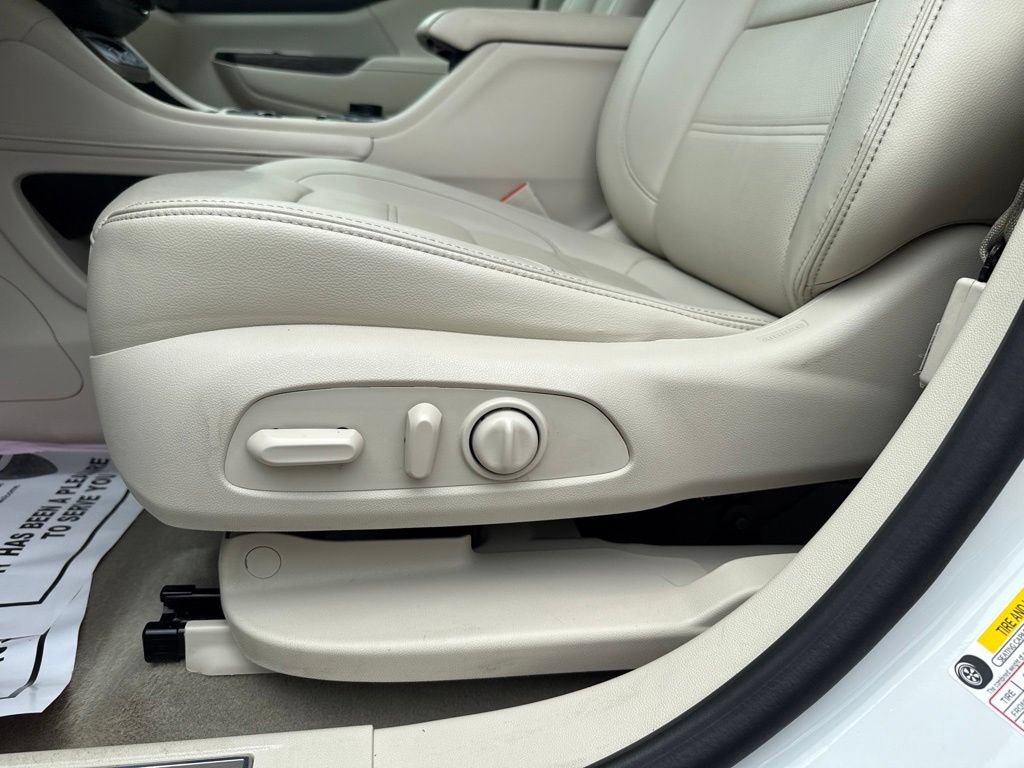 Used 2021 GMC Acadia Denali w/ Denali Technology Package FWD image 15