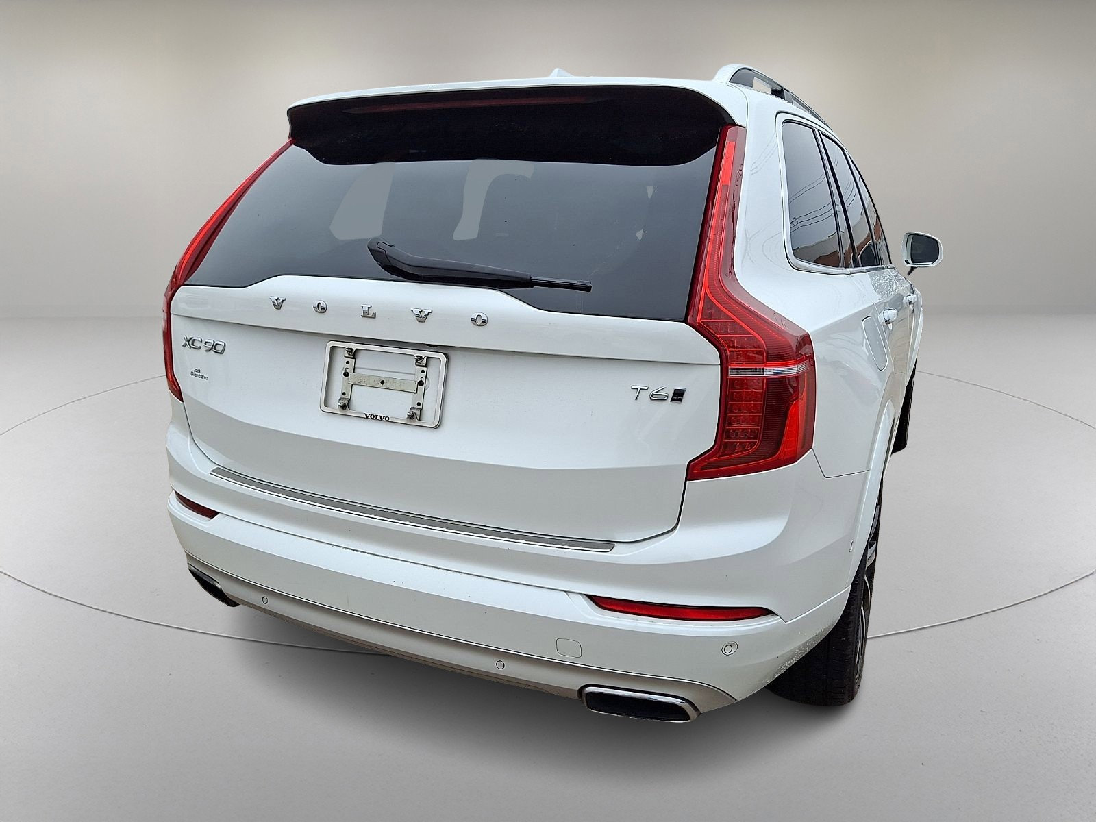 Used 2018 Volvo XC90 T6 Momentum w/ Convenience Package image 10