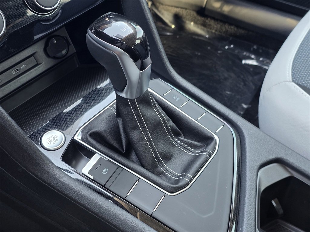 New 2025 Volkswagen Taos S image 15