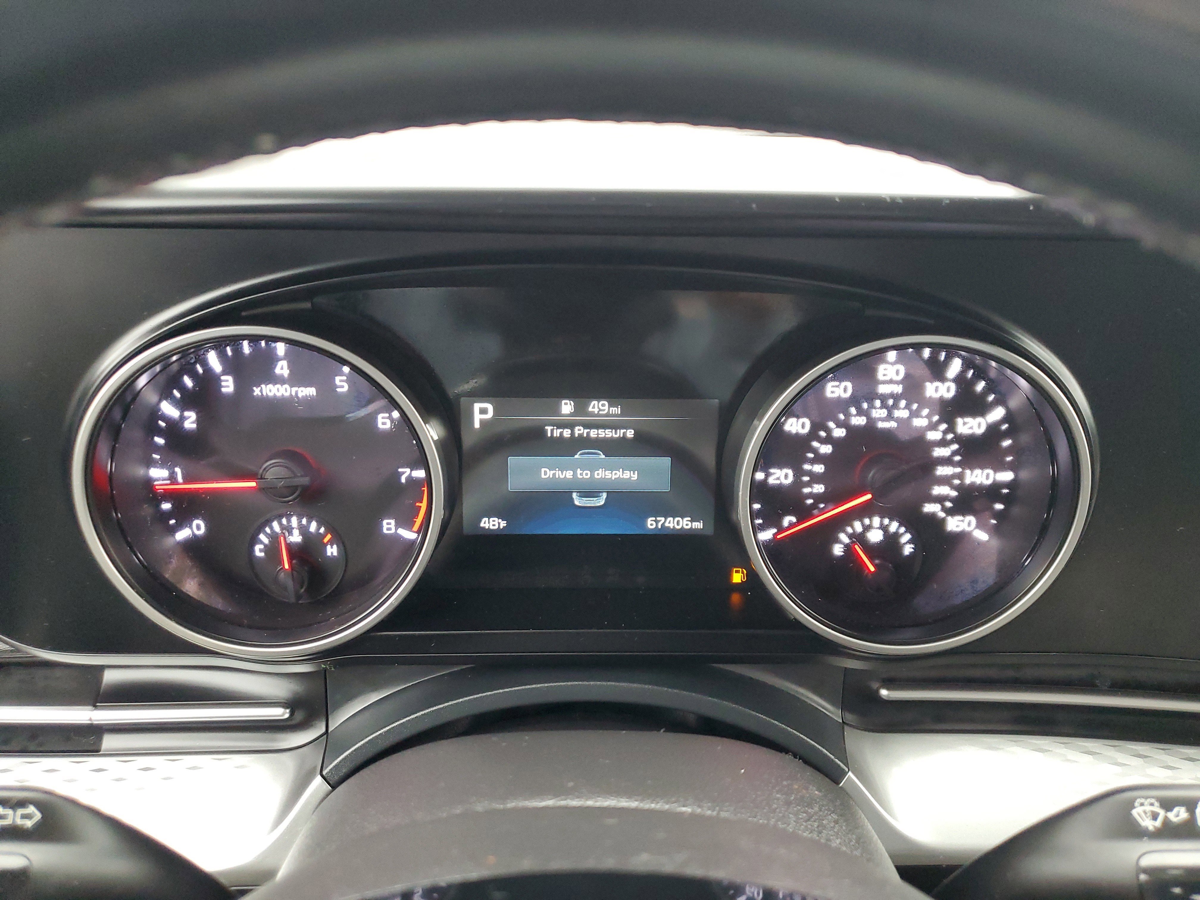 Used 2022 Kia Carnival LX image 24