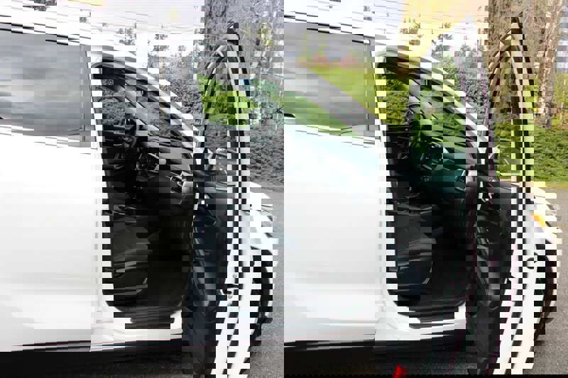 Used 2017 Kia Sorento LX w/ LX Convenience Package image 15