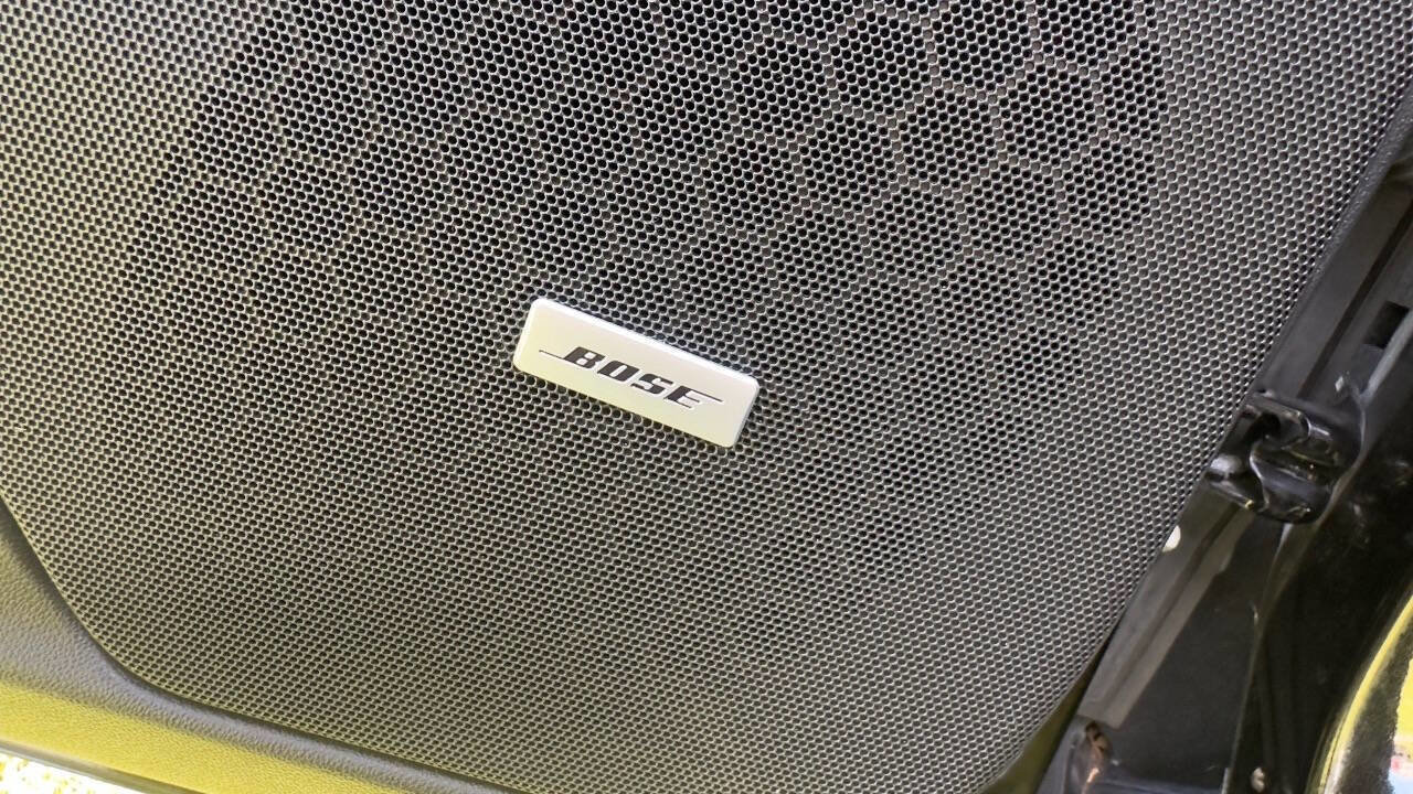 Used 2018 Cadillac XT5 Luxury w/ Driver Awareness Package image 18