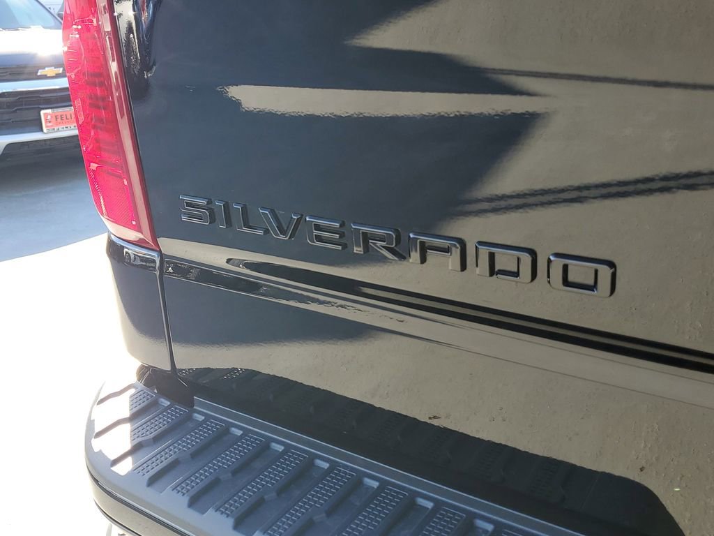 New 2026 Chevrolet Silverado 1500 Custom Trail Boss w/ LPO, Dark Essentials Package image 7