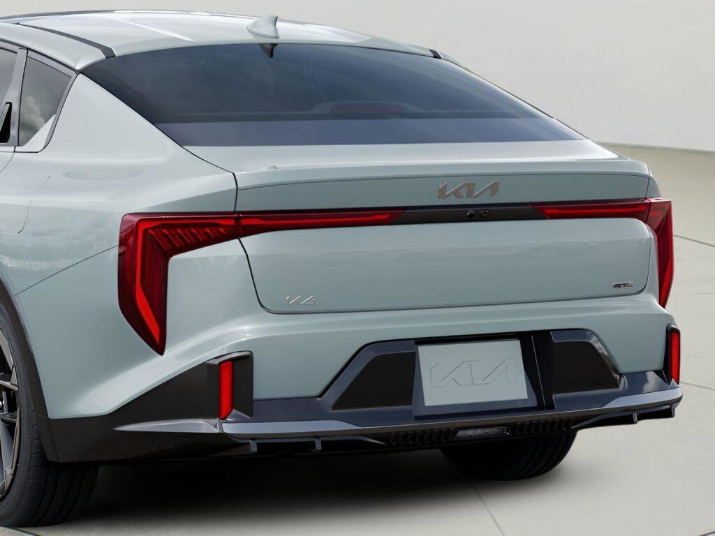 New 2026 Kia K4 GT-Line w/ GT-Line Premium Package FWD image 23