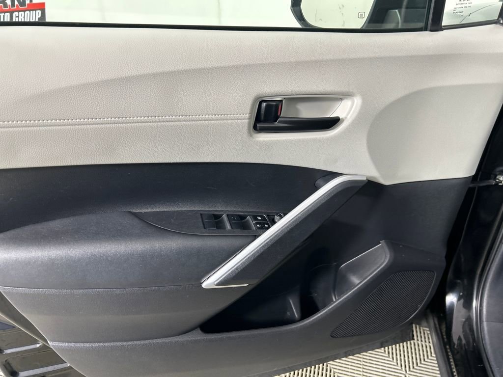 Used 2023 Toyota Corolla Cross L image 10