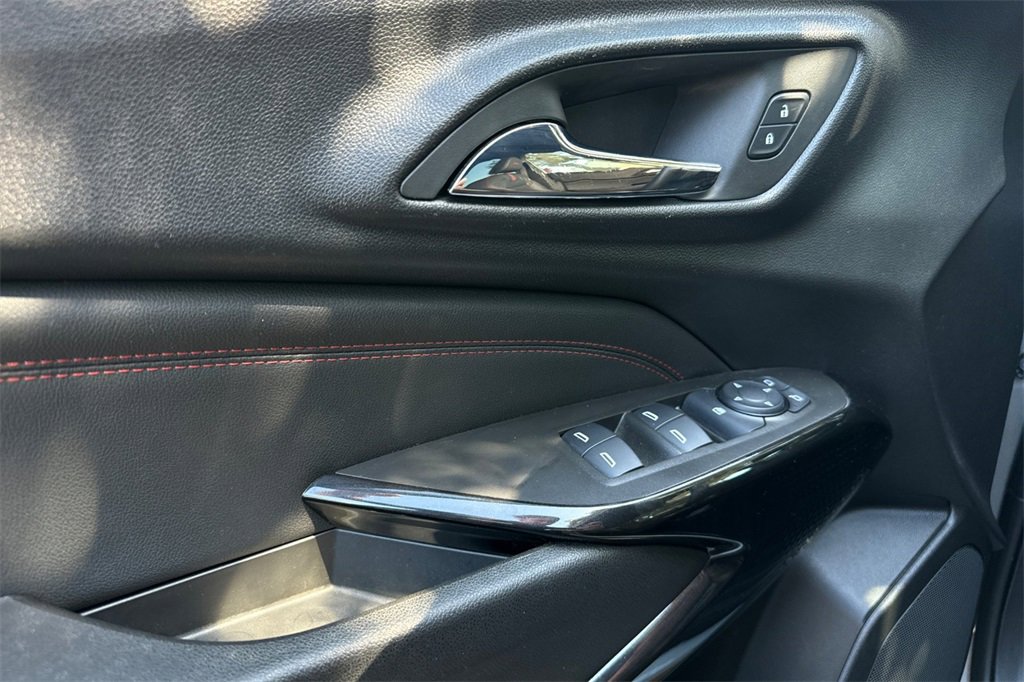 Used 2024 Chevrolet Trax RS w/ Sunroof Package image 10