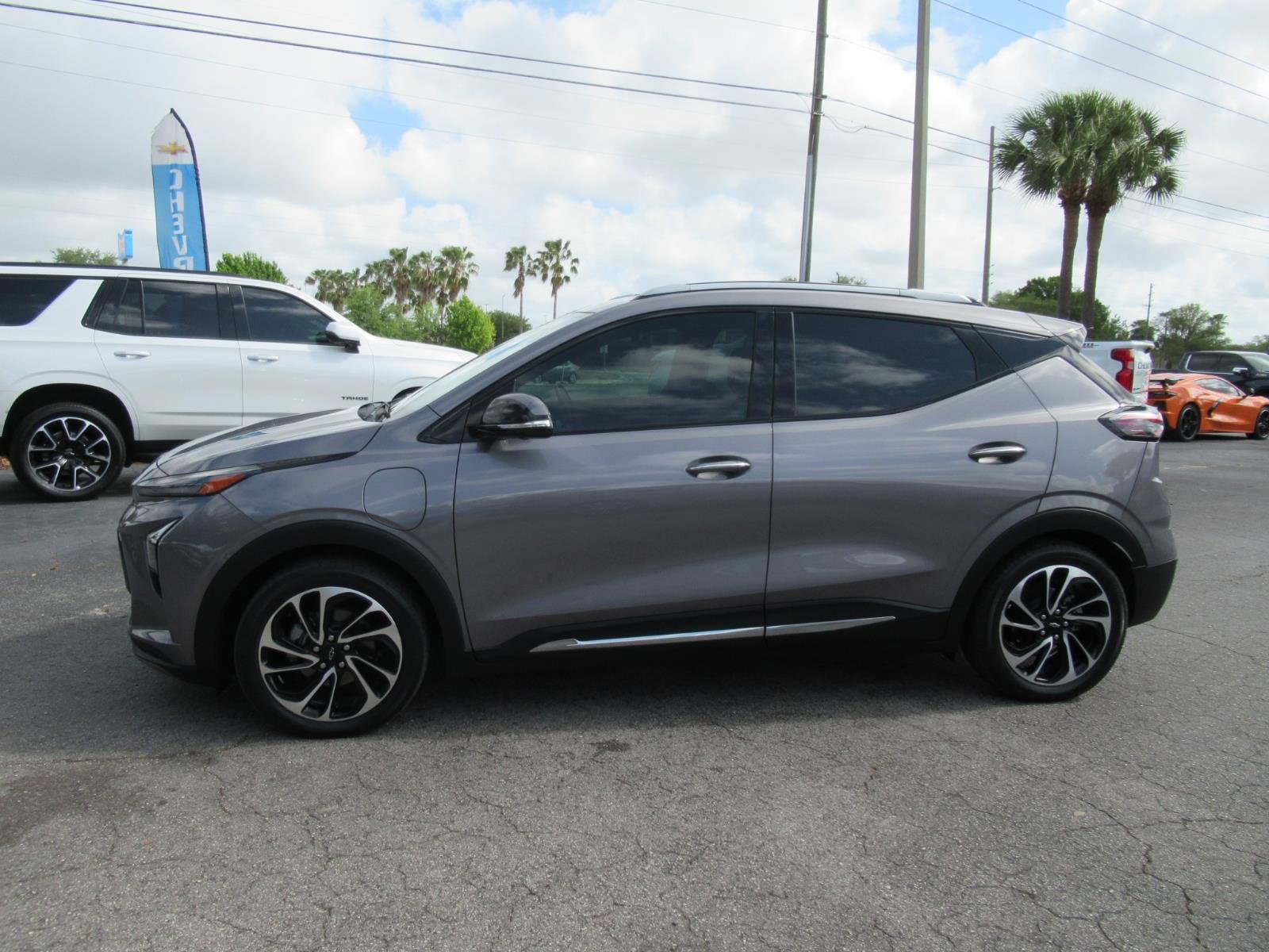 Used 2023 Chevrolet Bolt EUV Premier w/ Sun & Sound Package image 2