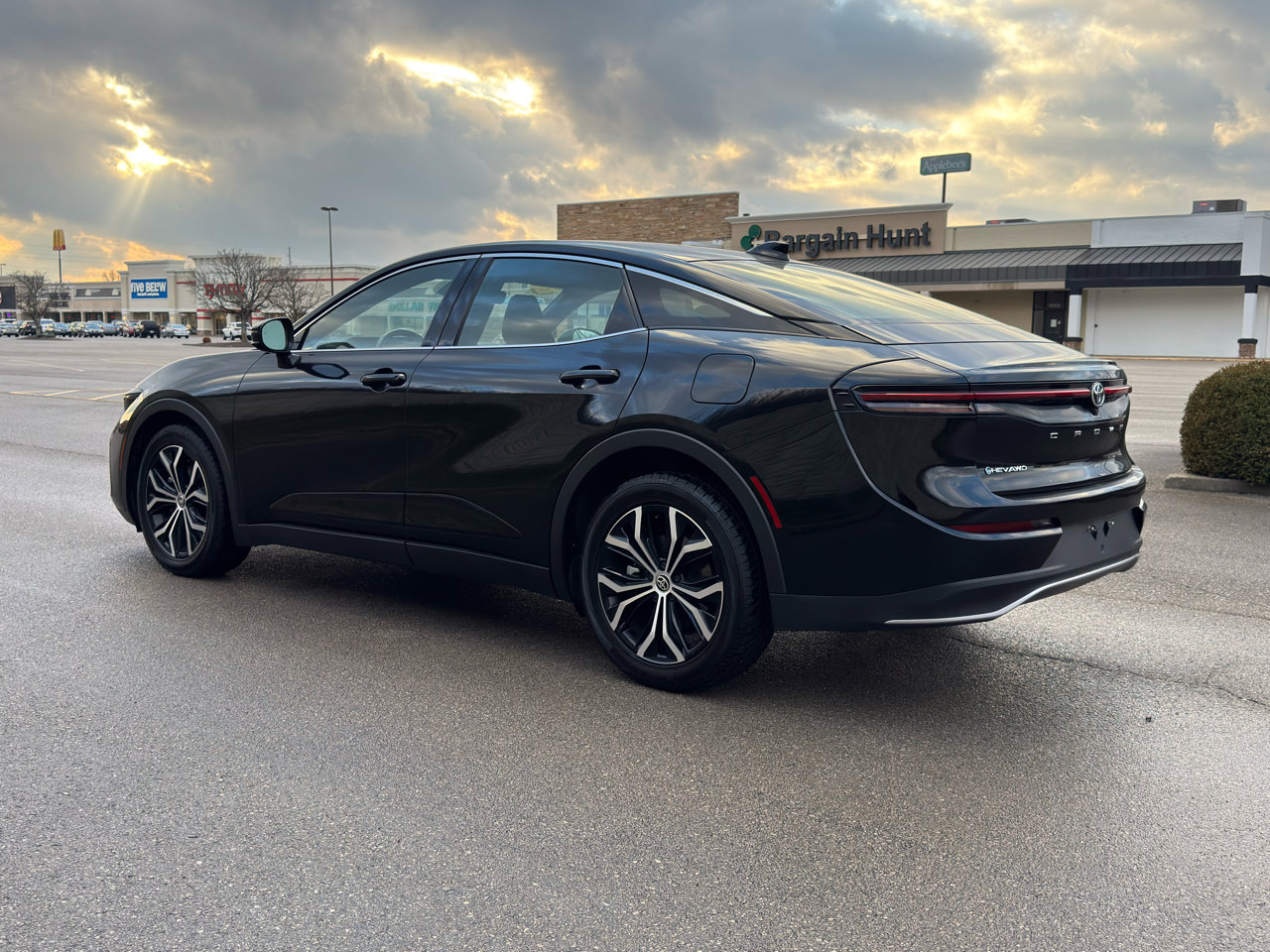 Used 2024 Toyota Crown XLE image 7