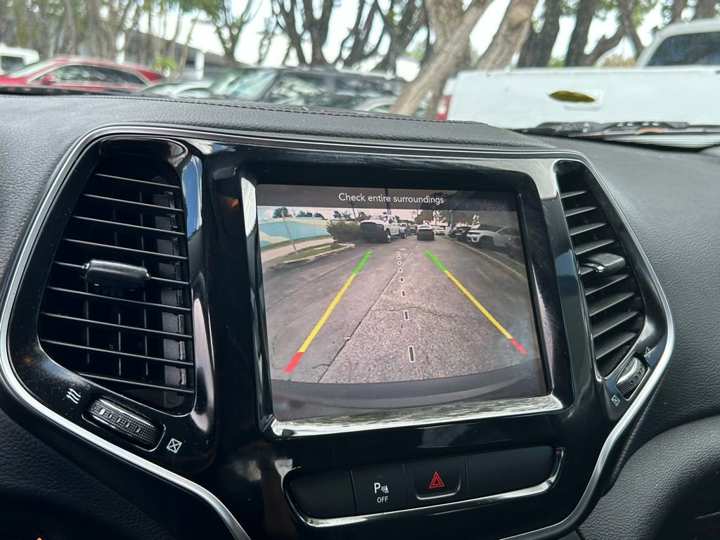 Used 2019 Jeep Cherokee Limited image 26