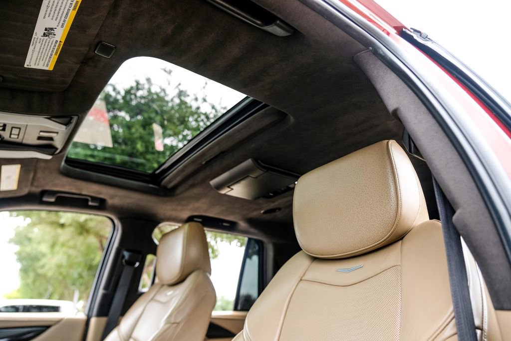 Used 2019 Cadillac Escalade Platinum image 4