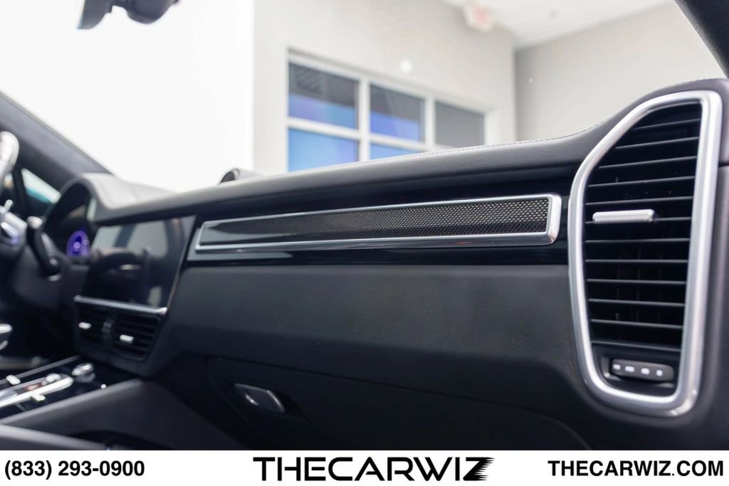 Used 2023 Porsche Cayenne Turbo AWD/4WD image 90