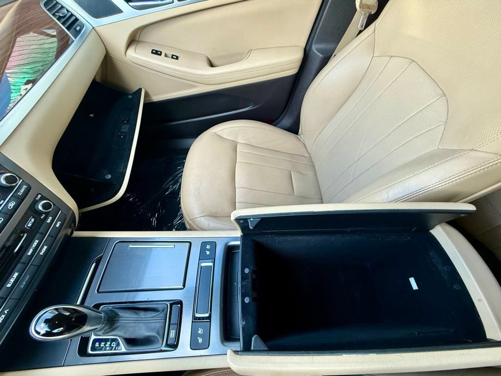 Used 2016 Hyundai Genesis 3.8 w/ Option Group 02 RWD image 21
