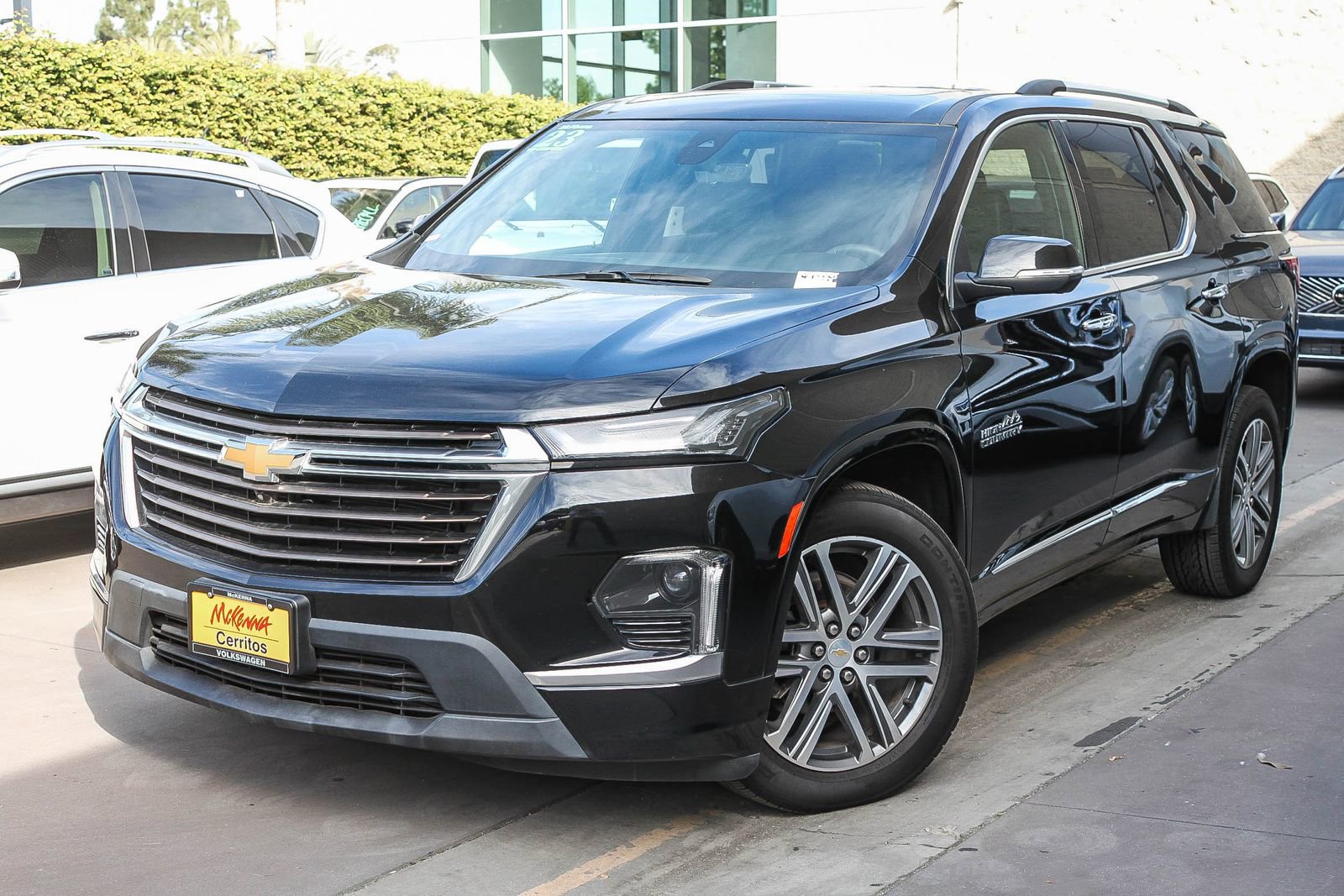 Used 2023 Chevrolet Traverse High Country image 1