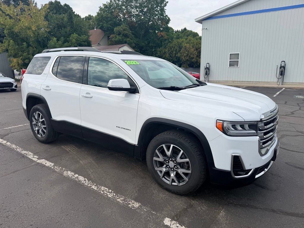 Used 2023 GMC Acadia SLT w/ Preferred Package AWD/4WD image 3